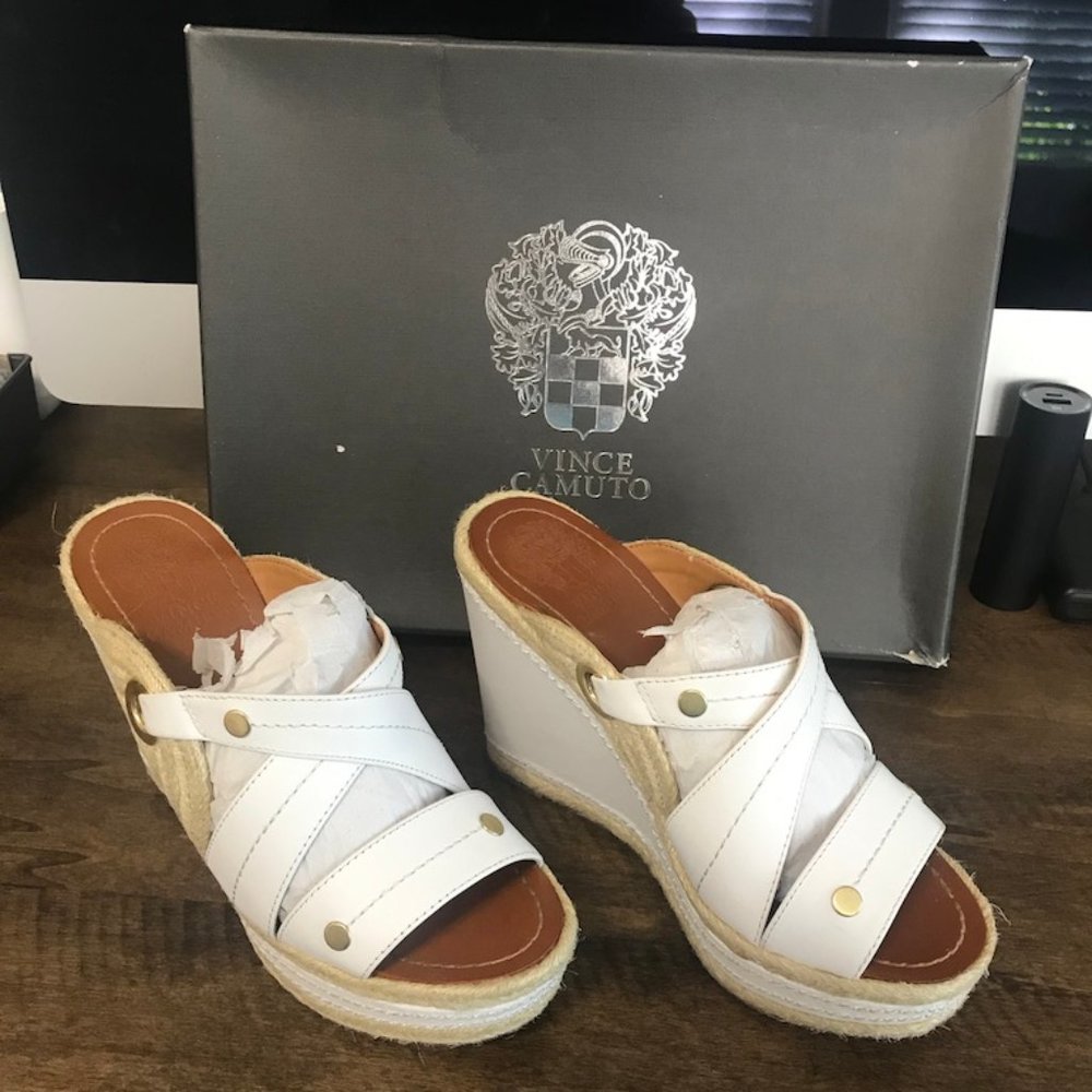 VINCE CAMUTO LUCKY VACHETTA WEDGES